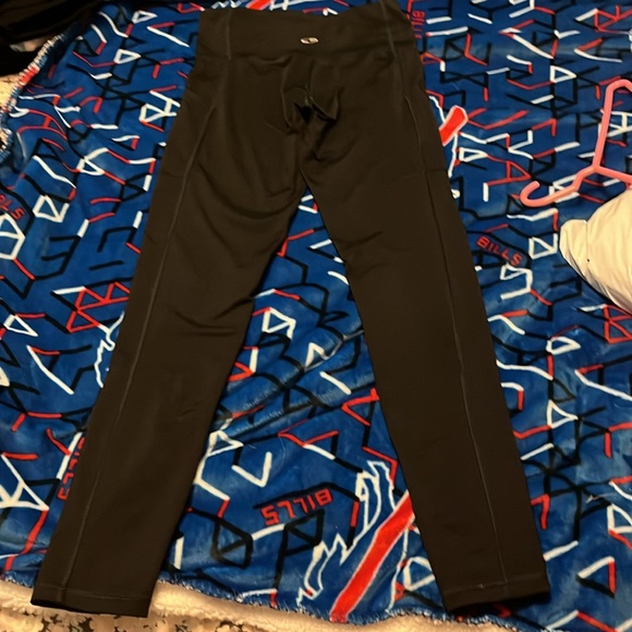 Women’s Black CG Athletic Leggings with side pockets size medium - Picture 4 of 5